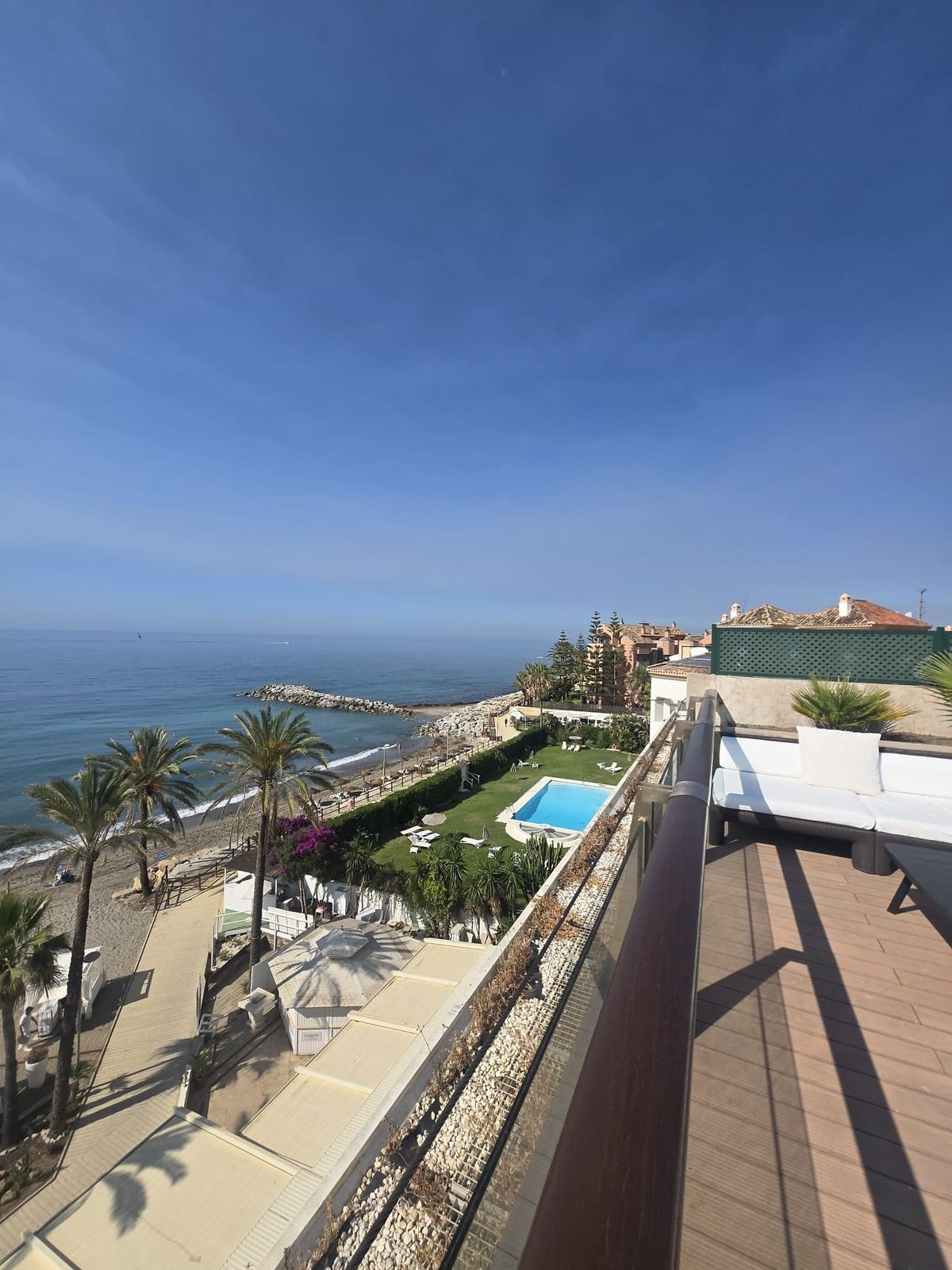 Straight down to the beach