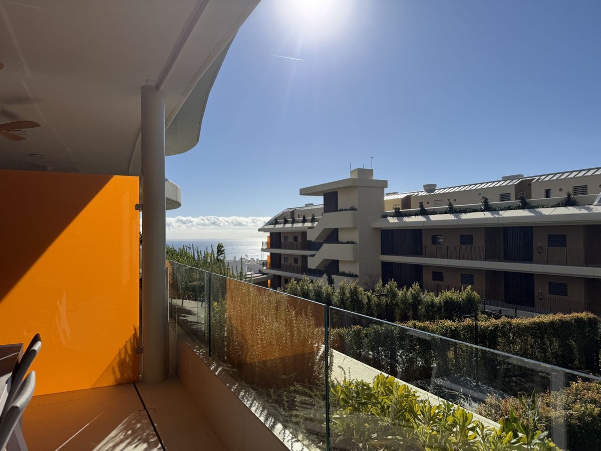 The terrace, the sea on the horizon