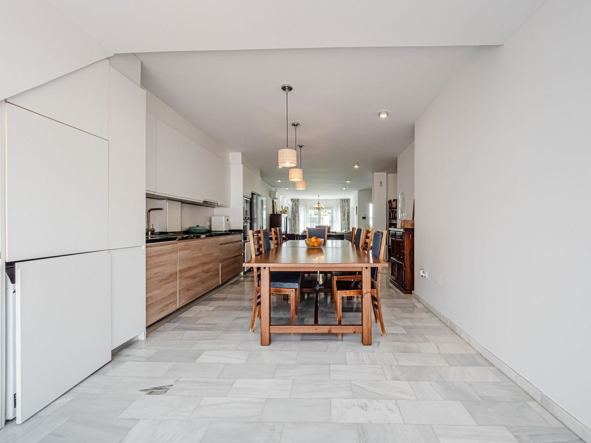 Kitchen and dining table
