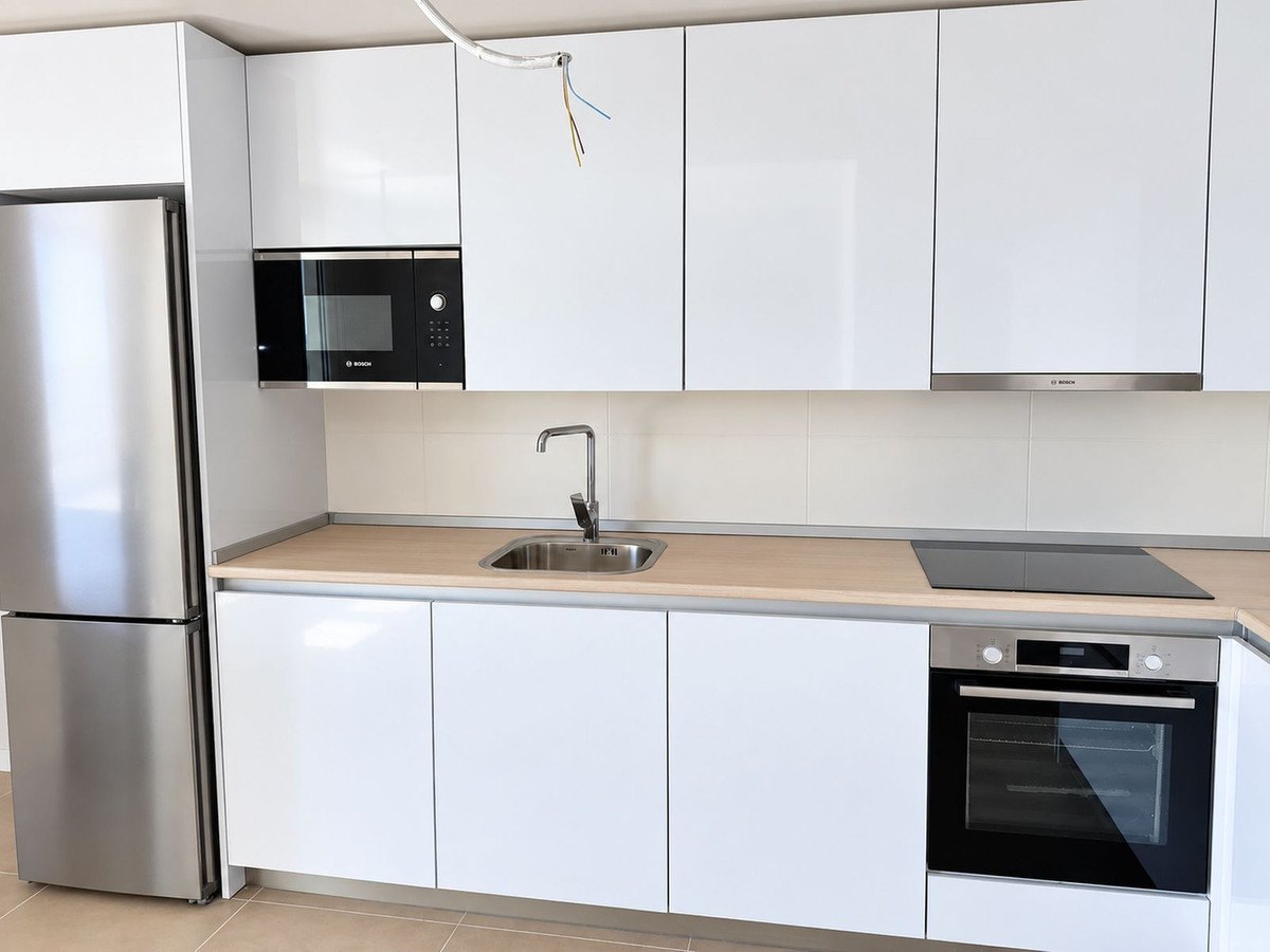 The contemporary kitchen, fully equipped