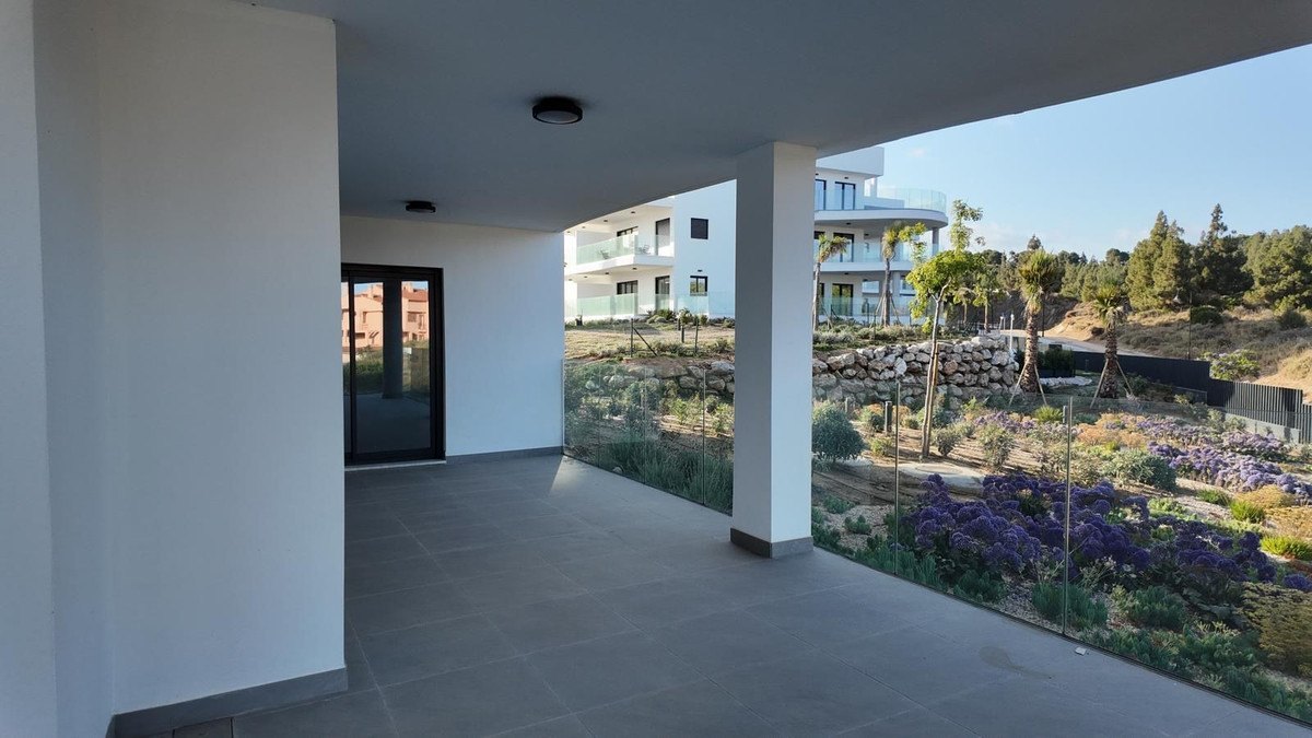 The second terrace, over the gardens